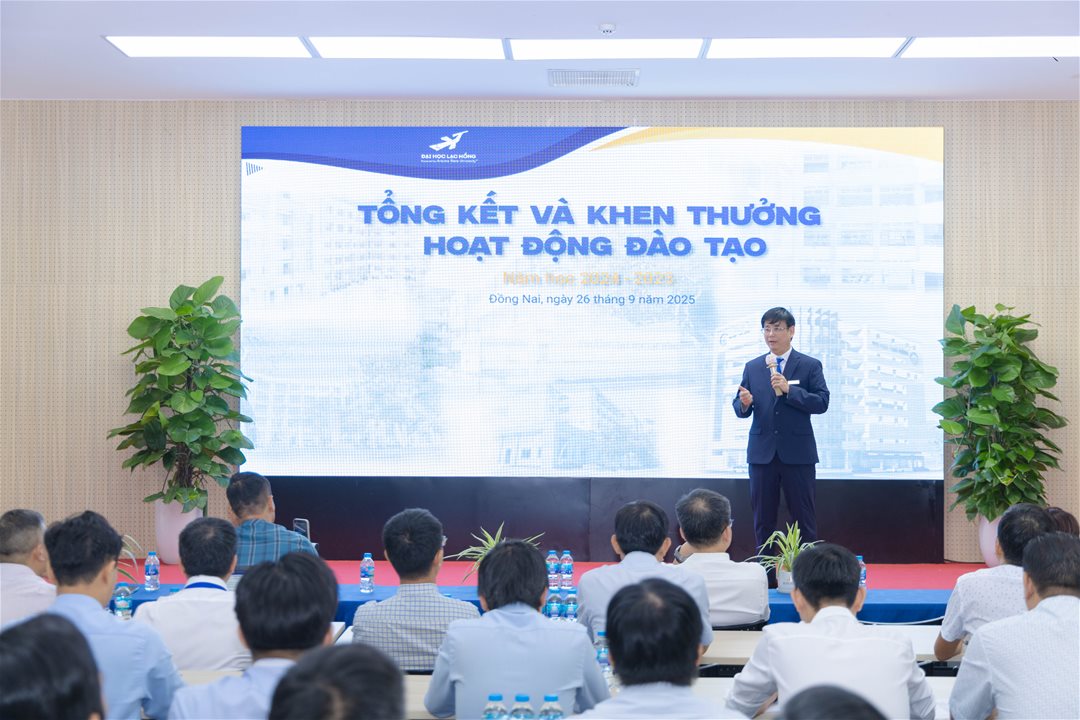 LHU vinh danh các tập thể, cá nhân xuất sắc trong công tác đào tạo 